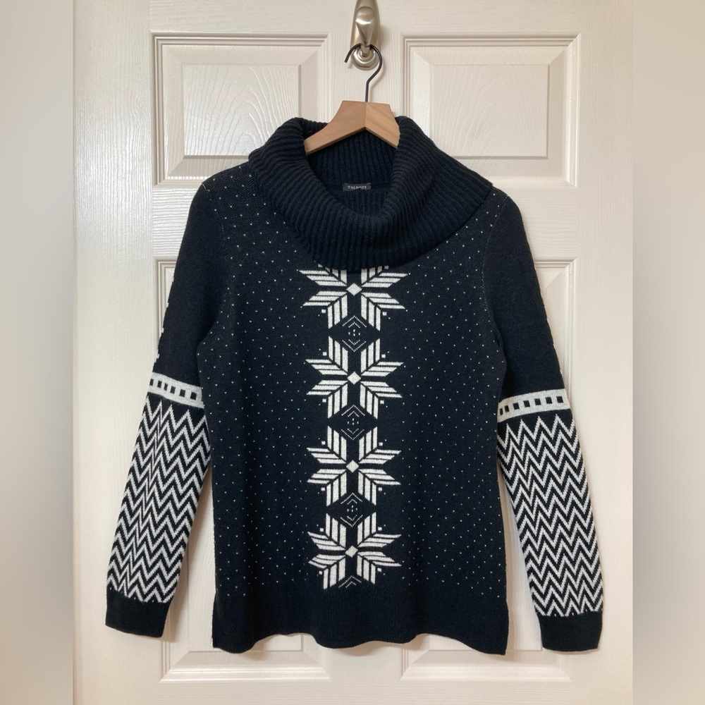 Talbots Women’s Lambswool Black Nordic Snowflake Funnel Neck Sweater Medium Ski